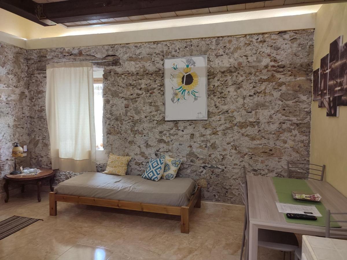 Il Giardino Dei Semplici B&B Caulonia Экстерьер фото